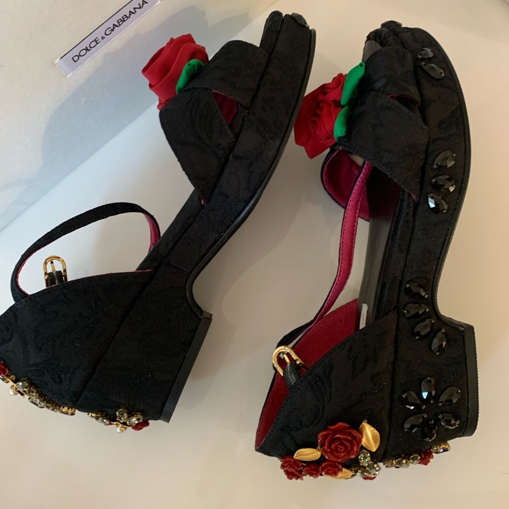 Gorgeous,authentic D&G shoes. Brand new in box ❤️